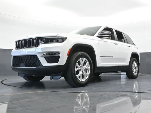 Used 2023 Jeep Grand Cherokee Limited image 59