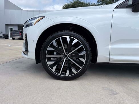 Certified 2026 Volvo XC60 B5 Ultra AWD/4WD image 10