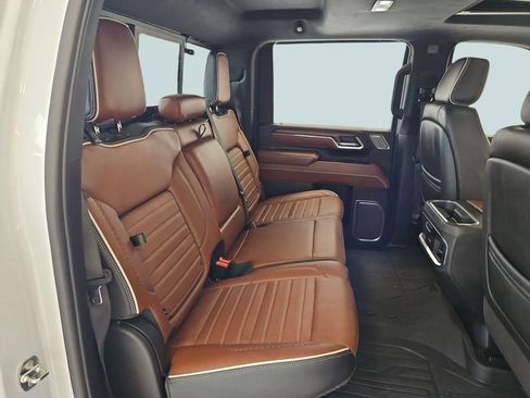 Used 2024 GMC Sierra 3500 Denali Ultimate AWD/4WD image 27