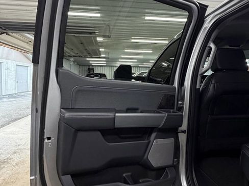 Used 2024 Ford F250 Lariat w/ Chrome Package image 38