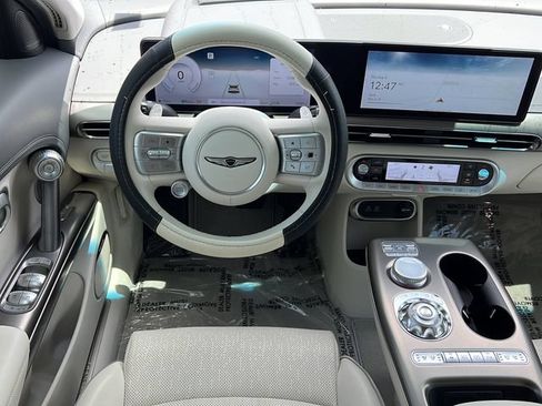 Certified 2023 Genesis GV60 Advanced AWD/4WD image 12