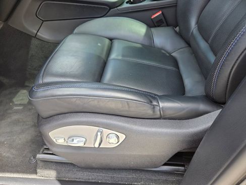 Used 2024 Porsche Macan w/ Premium Plus Package image 12