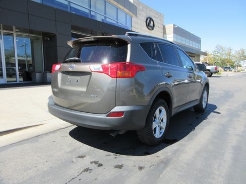Used 2013 Toyota RAV4 XLE AWD/4WD image 10