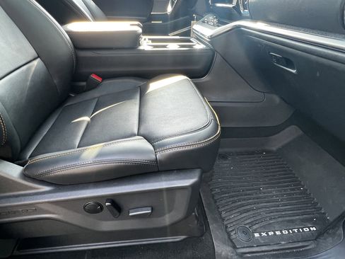 Used 2025 Ford Expedition Tremor image 46