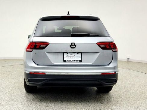 Used 2023 Volkswagen Tiguan SE FWD image 6