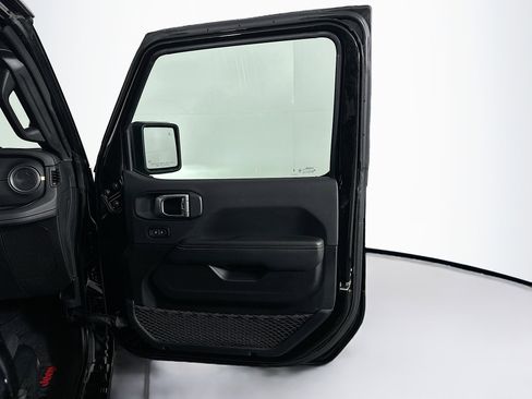 Used 2024 Jeep Wrangler Unlimited Sahara w/ Safety Group AWD/4WD image 30