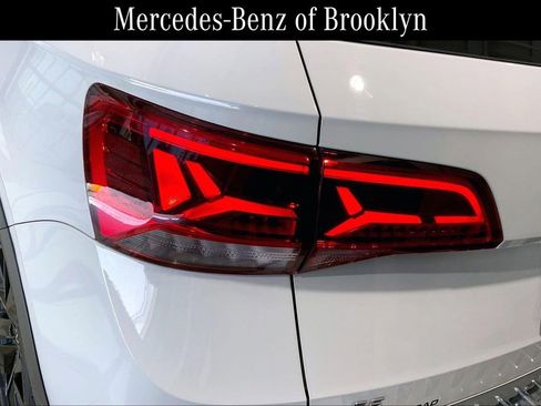 Used 2023 Volkswagen Taos SE w/ Panoramic Sunroof Package image 27