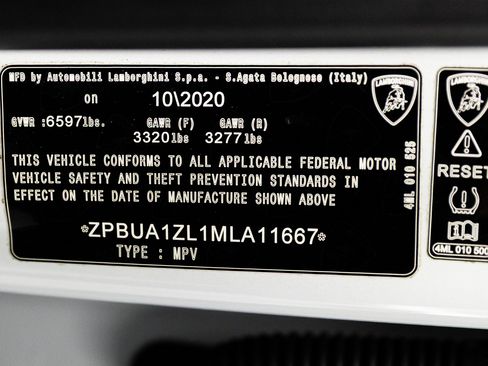 Used 2021 Lamborghini Urus image 37