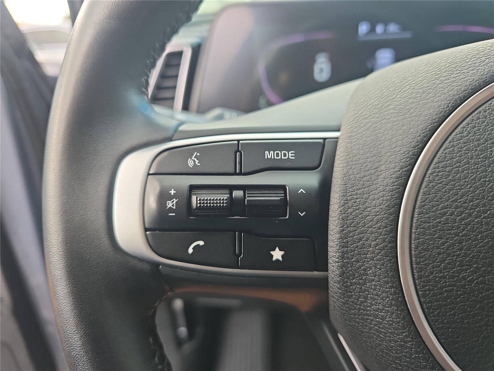 Used 2024 Kia Sportage EX FWD image 25
