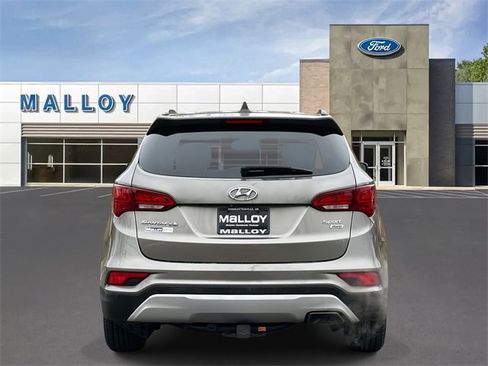 Used 2018 Hyundai Santa Fe Sport image 3