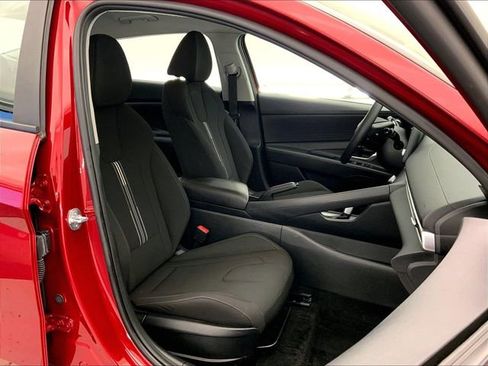 Used 2023 Hyundai Elantra SEL image 7
