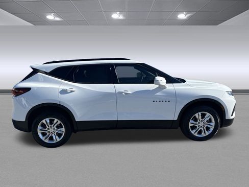 Used 2020 Chevrolet Blazer LT image 2