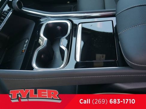 New 2026 Chevrolet Traverse High Country w/ LPO, Floor Liner Package AWD/4WD image 40