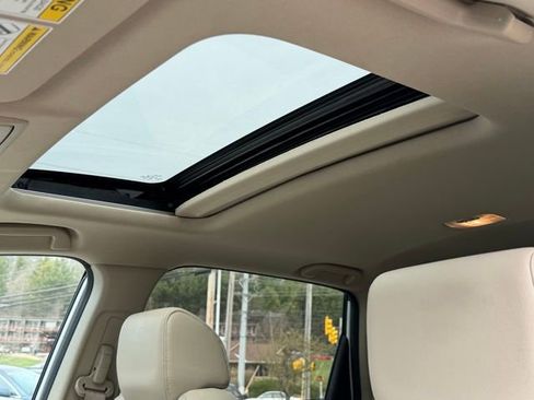 Used 2022 Honda CR-V Touring image 36