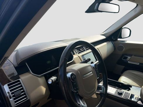 Used 2016 Land Rover Range Rover HSE image 9