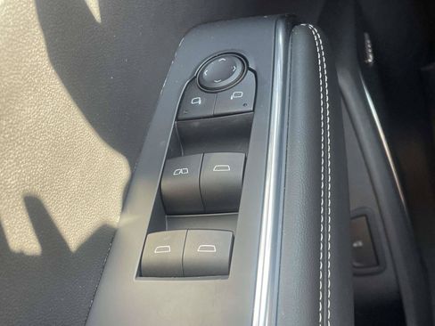 Certified 2026 GMC Acadia Elevation w/ Elevation Premium Package FWD image 27