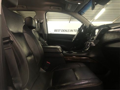 Used 2019 Chevrolet Suburban LT RWD image 9