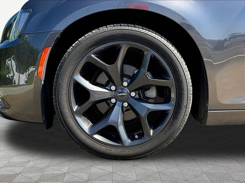 Used 2023 Chrysler 300 S w/ Comfort Group RWD image 32