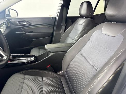 Used 2025 Chevrolet Trax LT w/ Driver Confidence Package FWD image 32