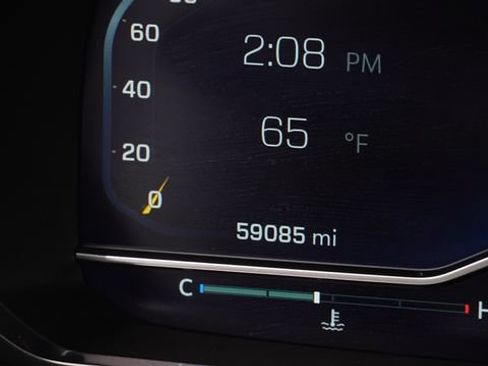 Used 2024 Chevrolet Suburban Premier AWD/4WD image 32