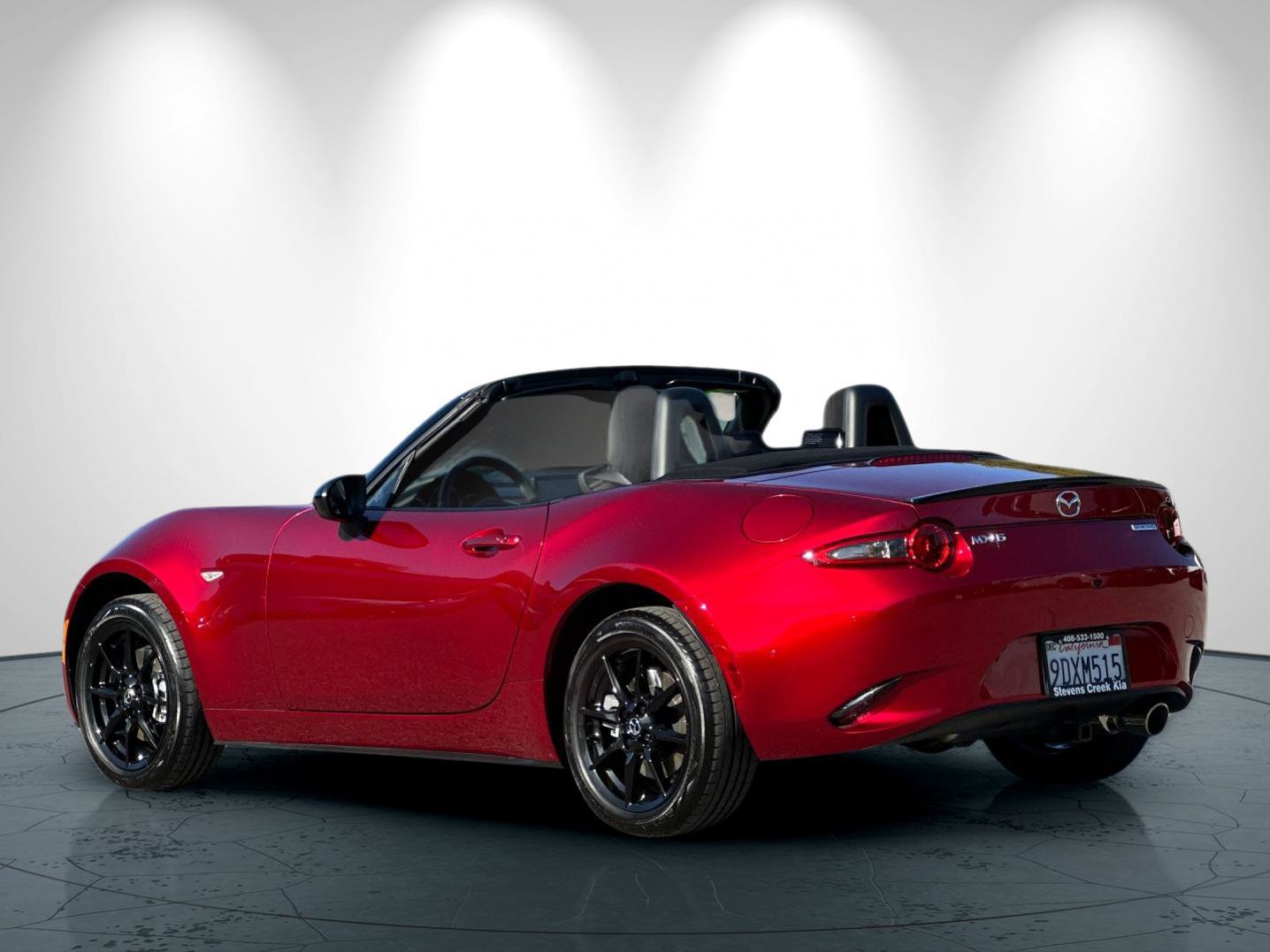 Used 2022 MAZDA MX-5 Miata Sport RWD image 6