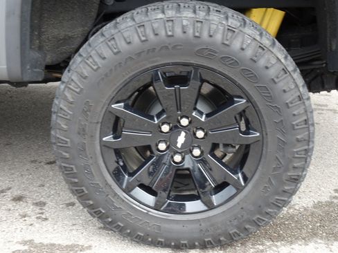 Used 2022 Chevrolet Colorado ZR2 w/ ZR2 Dusk Special Edition AWD/4WD image 26