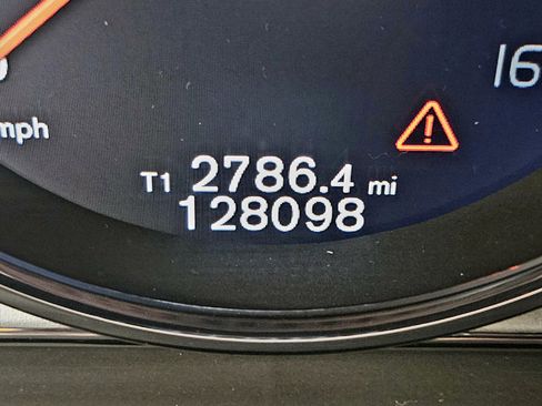 Used 2018 Volvo S60 T5 Dynamic w/ Vision Package image 10