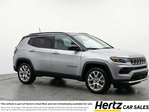 Used 2025 Jeep Compass Limited image 1
