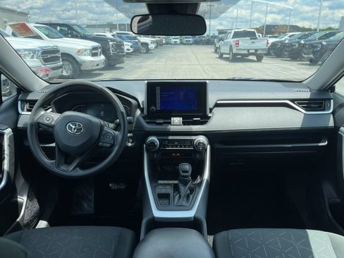 Used 2024 Toyota RAV4 XLE FWD image 15