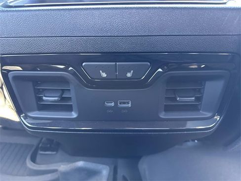 Used 2024 GMC Sierra 2500 AT4 w/ Technology Package image 17