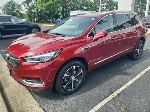 Used 2021 Buick Enclave Essence w/ Sport Touring Edition FWD image 3