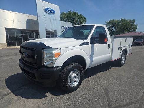 Used 2015 Ford F250 XL w/ Power Equipment Group AWD/4WD image 2