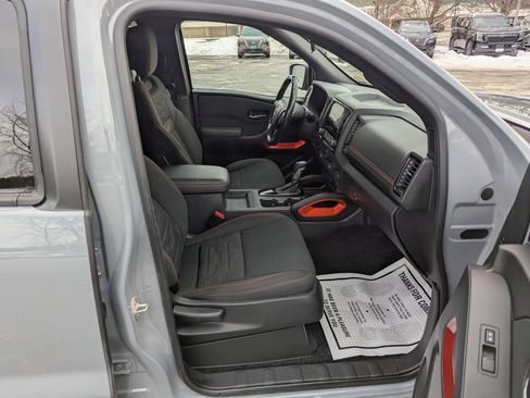 Used 2024 Nissan Frontier PRO-4X w/ Technology Package image 17
