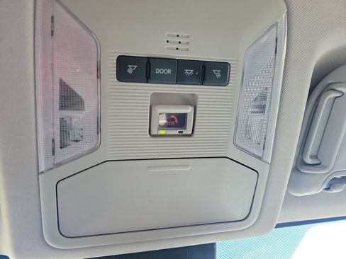 Used 2024 Toyota RAV4 XLE FWD image 29