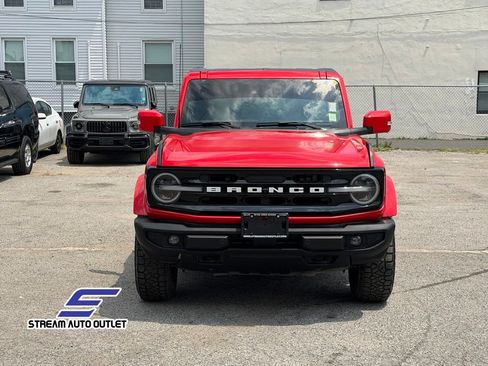 Used 2023 Ford Bronco Outer Banks AWD/4WD image 2