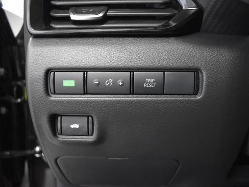 Certified 2025 Nissan Sentra SV w/ All-Weather Package FWD image 17