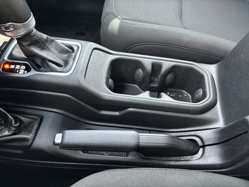 Used 2023 Jeep Wrangler Unlimited Sport image 26