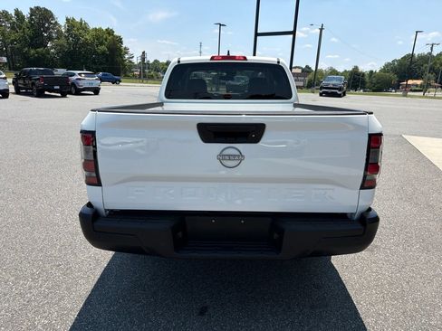 Used 2024 Nissan Frontier S w/ Technology Package RWD image 7