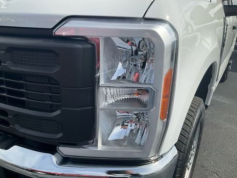 New 2026 Ford F250 XL AWD/4WD image 9