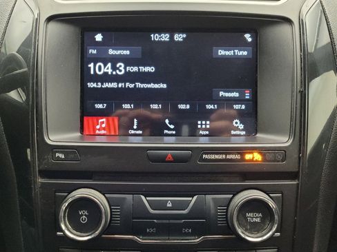 Used 2018 Ford Explorer XLT w/ Equipment Group 201A image 25