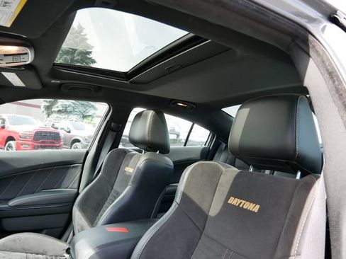 Used 2017 Dodge Charger R/T RWD image 20