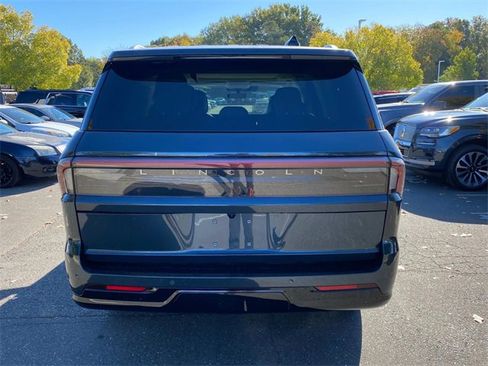 New 2025 Lincoln Navigator Reserve image 29