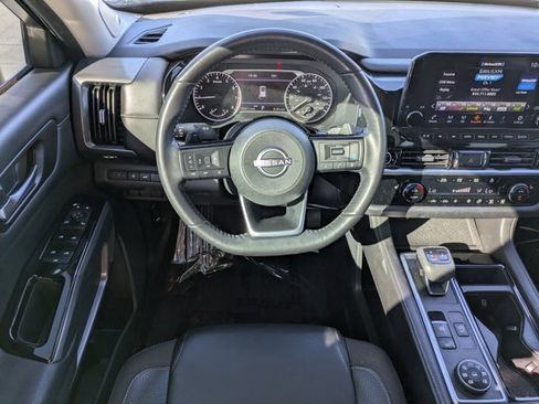 Used 2023 Nissan Pathfinder SL w/ SL Premium Package image 14