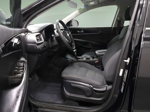 Used 2019 Kia Sorento AWD image 8