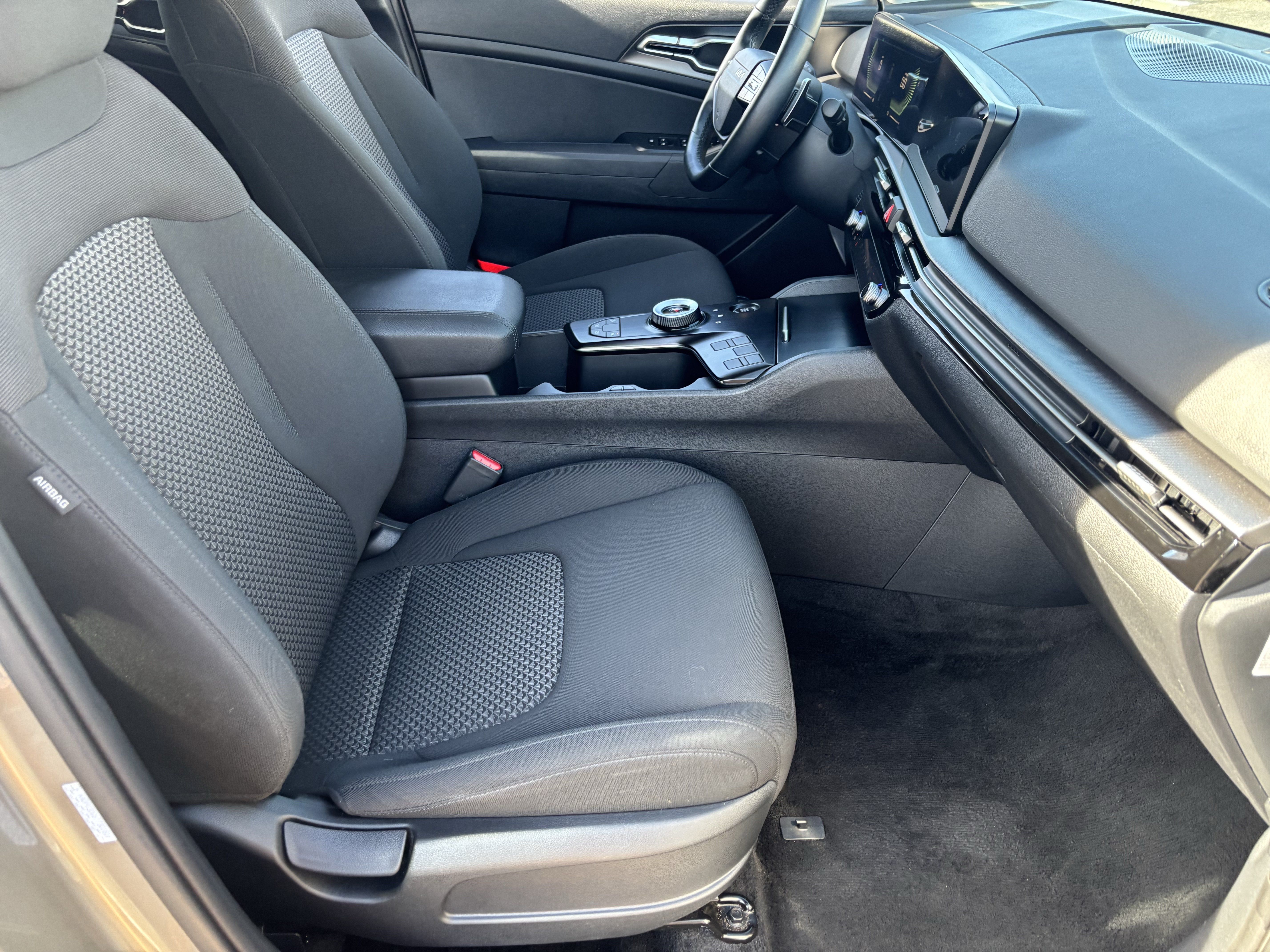 Certified 2026 Kia Sportage LX FWD image 9
