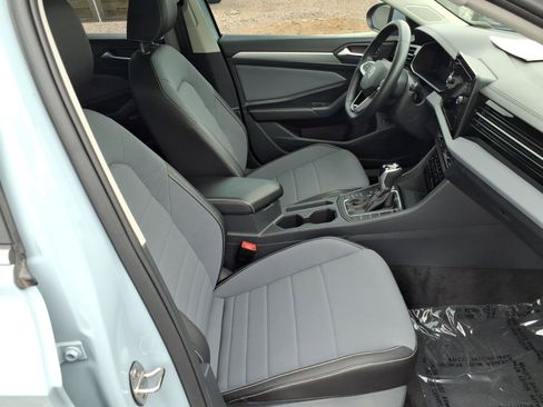 Certified 2026 Volkswagen Jetta SE FWD image 11