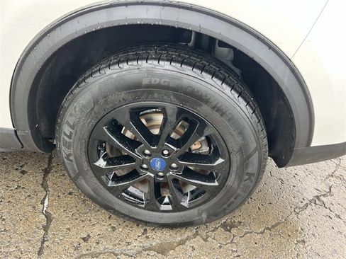 Used 2020 Ford Escape SE image 11