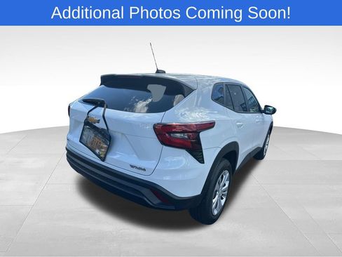 Used 2024 Chevrolet Trax LS FWD image 6
