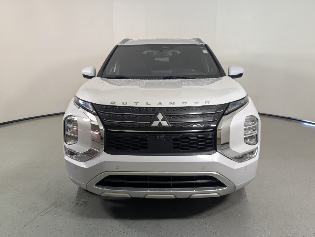 Used 2022 Mitsubishi Outlander SEL FWD image 2