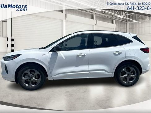 Used 2023 Ford Escape ST-Line w/ Tech Pack #1 AWD/4WD image 6